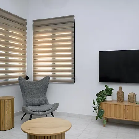 El Dorado Corner With Hot Tub * Hriszí Aktí Haniá